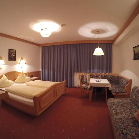 Gastehaus Alpenland Tux