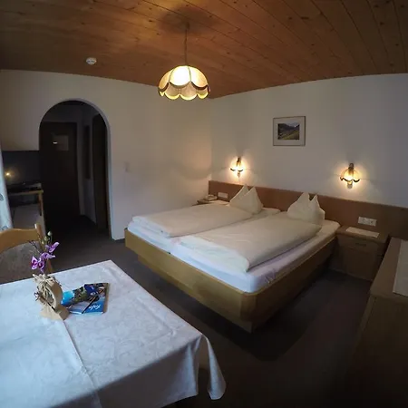 Gaestehaus Alpenland 3* Тукс