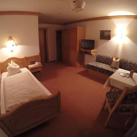 Gaestehaus Alpenland Pensionat 3*